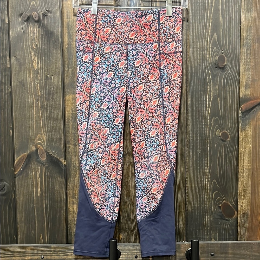 Athleta Chaturanga Tapestry Leggings Cropped High Rise Stretch Workout‎ Gym Boho